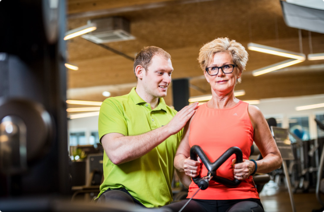beste Trainingsbetreuung gegen Rückenschmerzen und Wirbelsäulenbeschwerden | Fitcenter Hallein